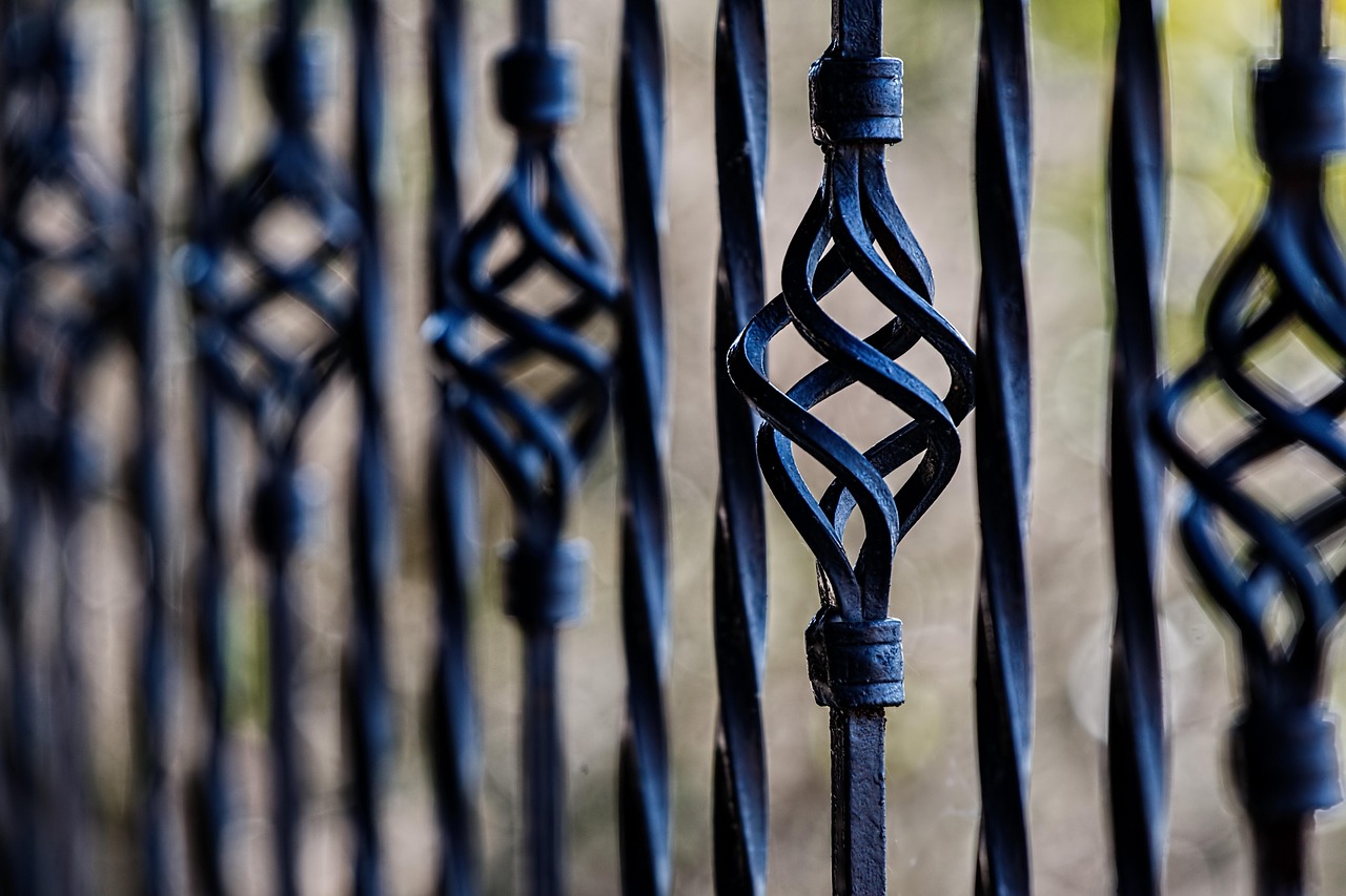 Cantilever Versus Track Sliding Gates